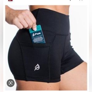 P’TULA- NWOT- Tracy Power Short Black Size Small